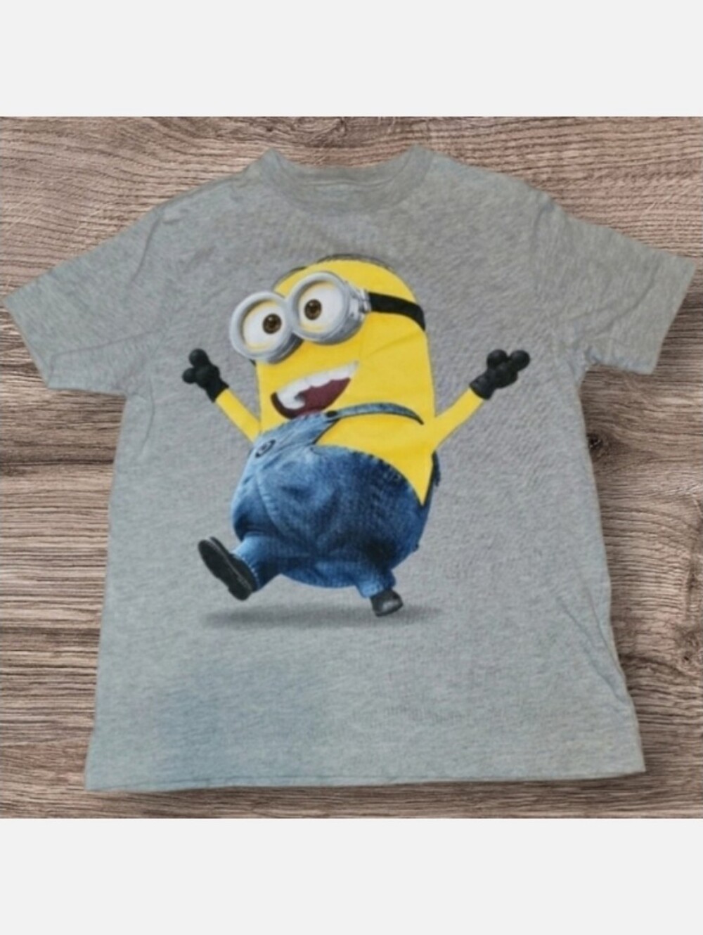 BOY'S OLD NAVY MINION SHIRT SIZE 6-7 SMALL - Picture 5 of 5